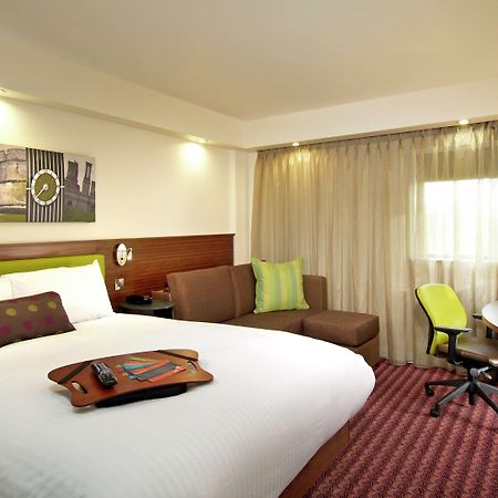 Hampton By Hilton Corby Hotell Rom bilde