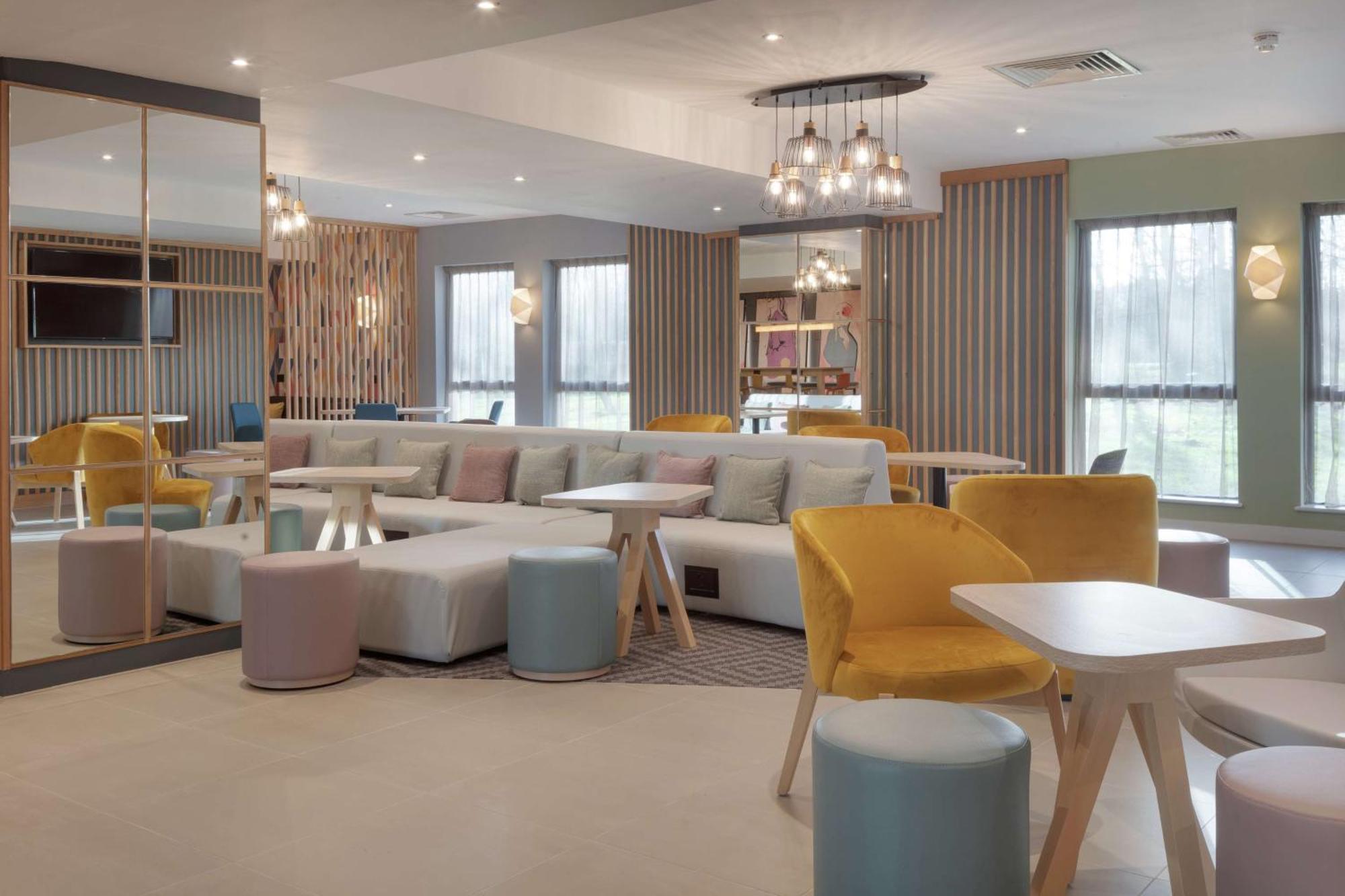 Hampton By Hilton Corby Hotell Eksteriør bilde