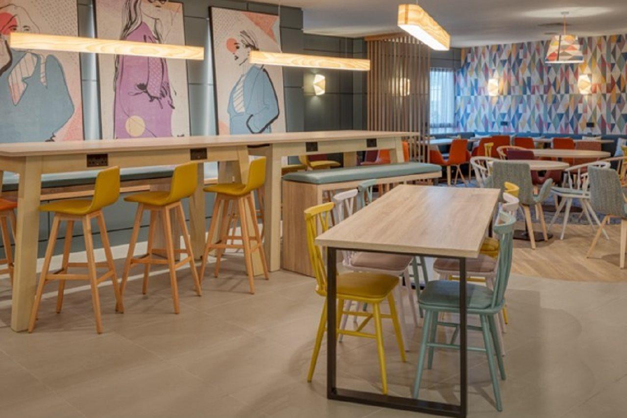 Hampton By Hilton Corby Hotell Eksteriør bilde